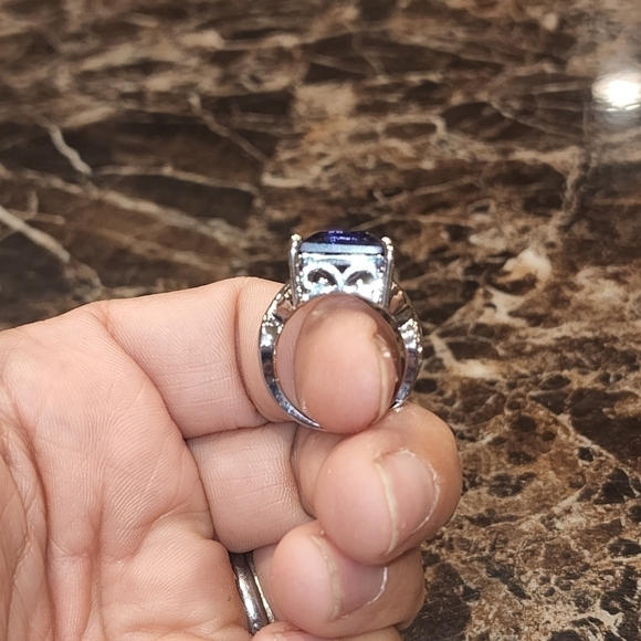 Women's Rhinestone ring - Picture 8 of 9